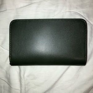 M | Green Wallet